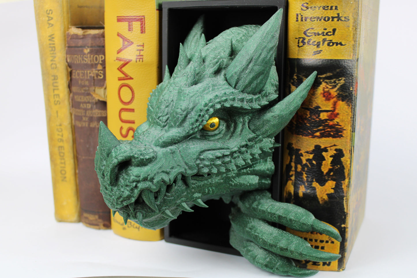 Dragon book nook